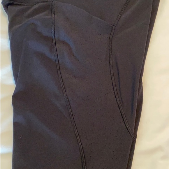 Lululemon black cropped leggings - Picture 3 of 4